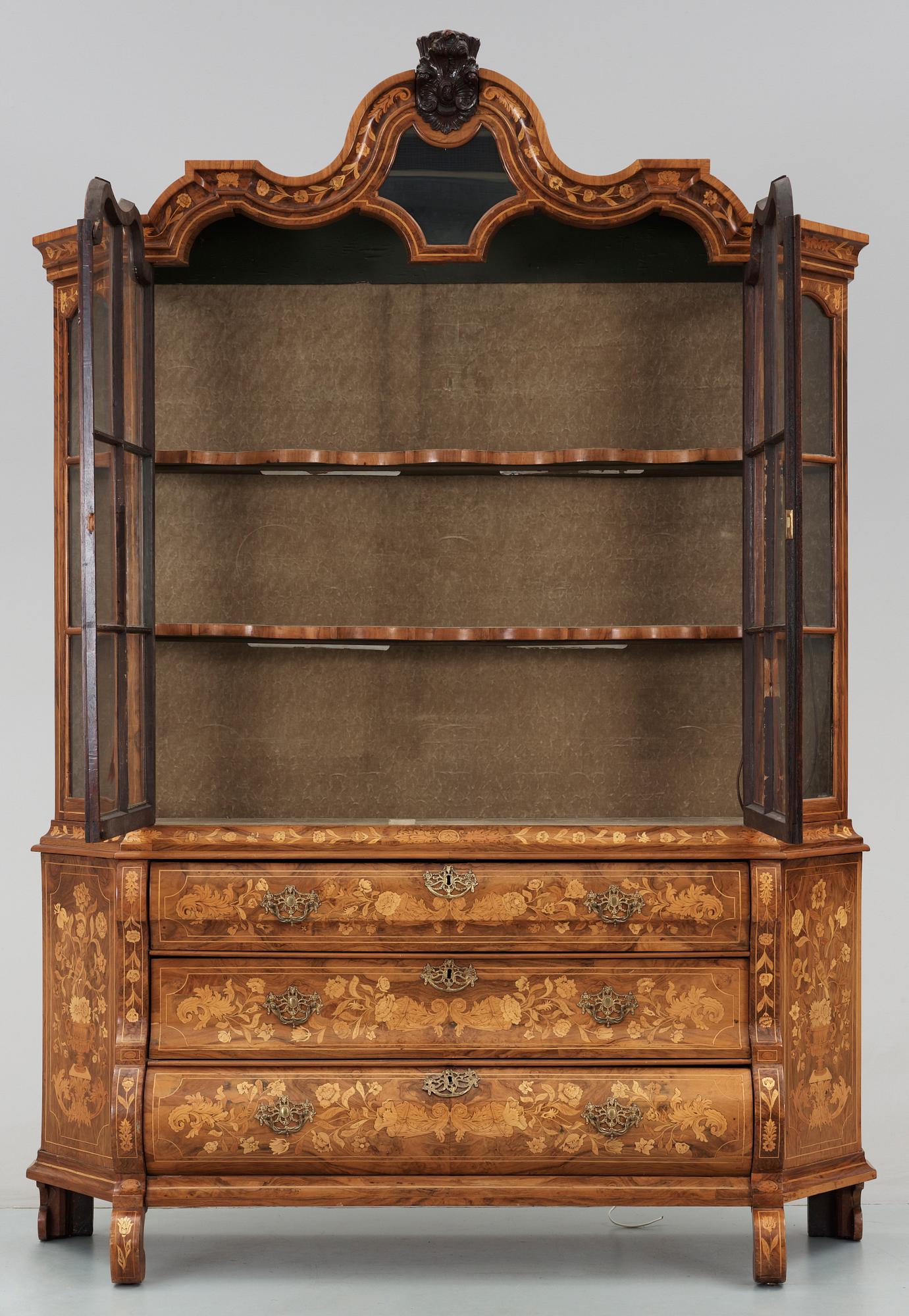 VITRINSKÅP, holländsk senbarockstil, 1800-tal.
