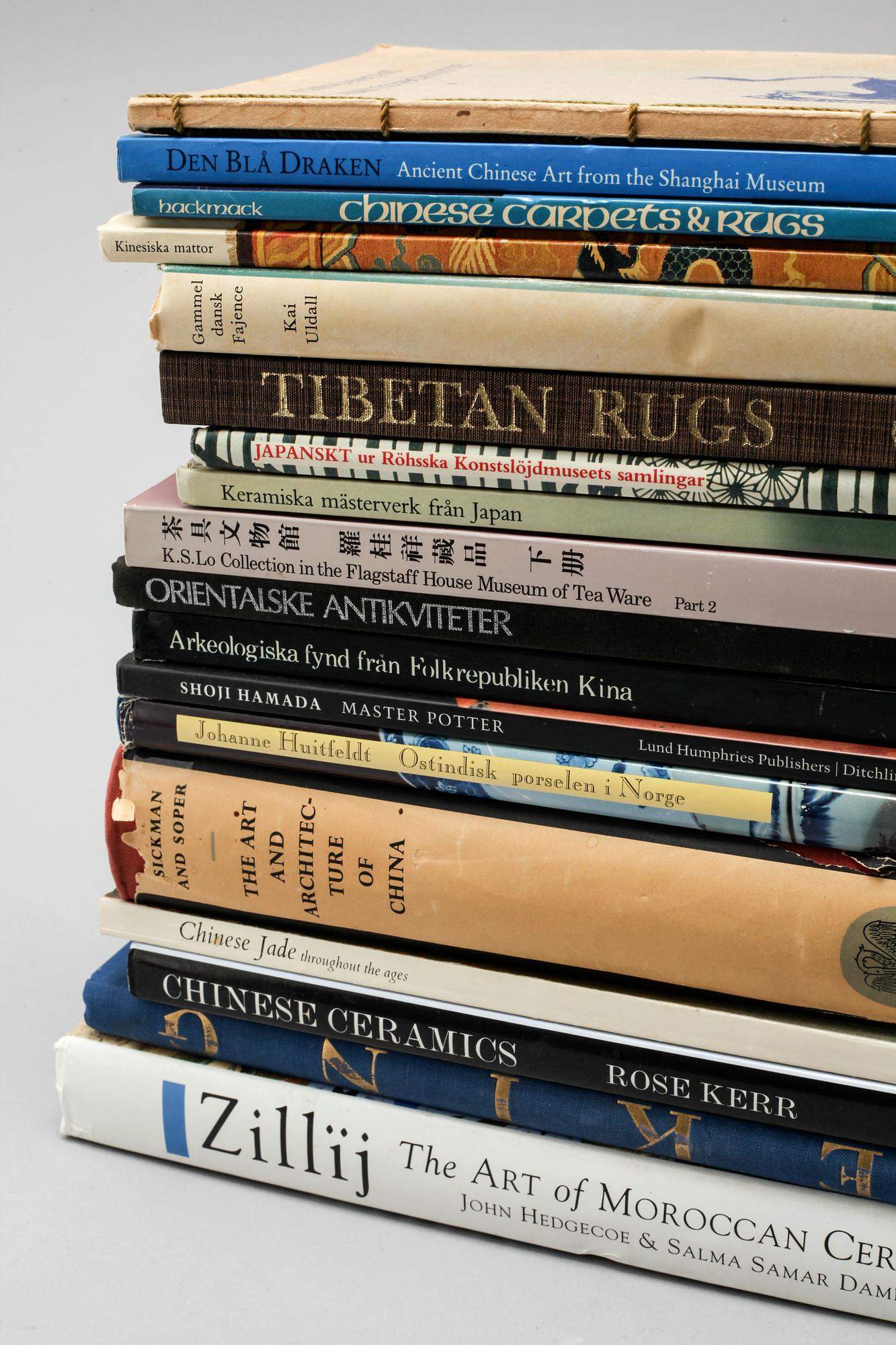 17 books and catalouges, mostly about oriental crafts, 20th century.