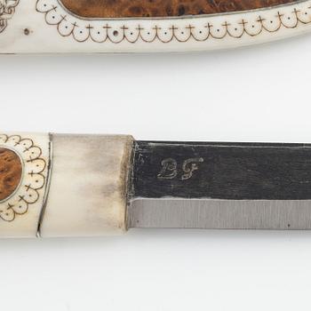 A reindeer horn knife by Bertil Fällman, signed and dated -97.