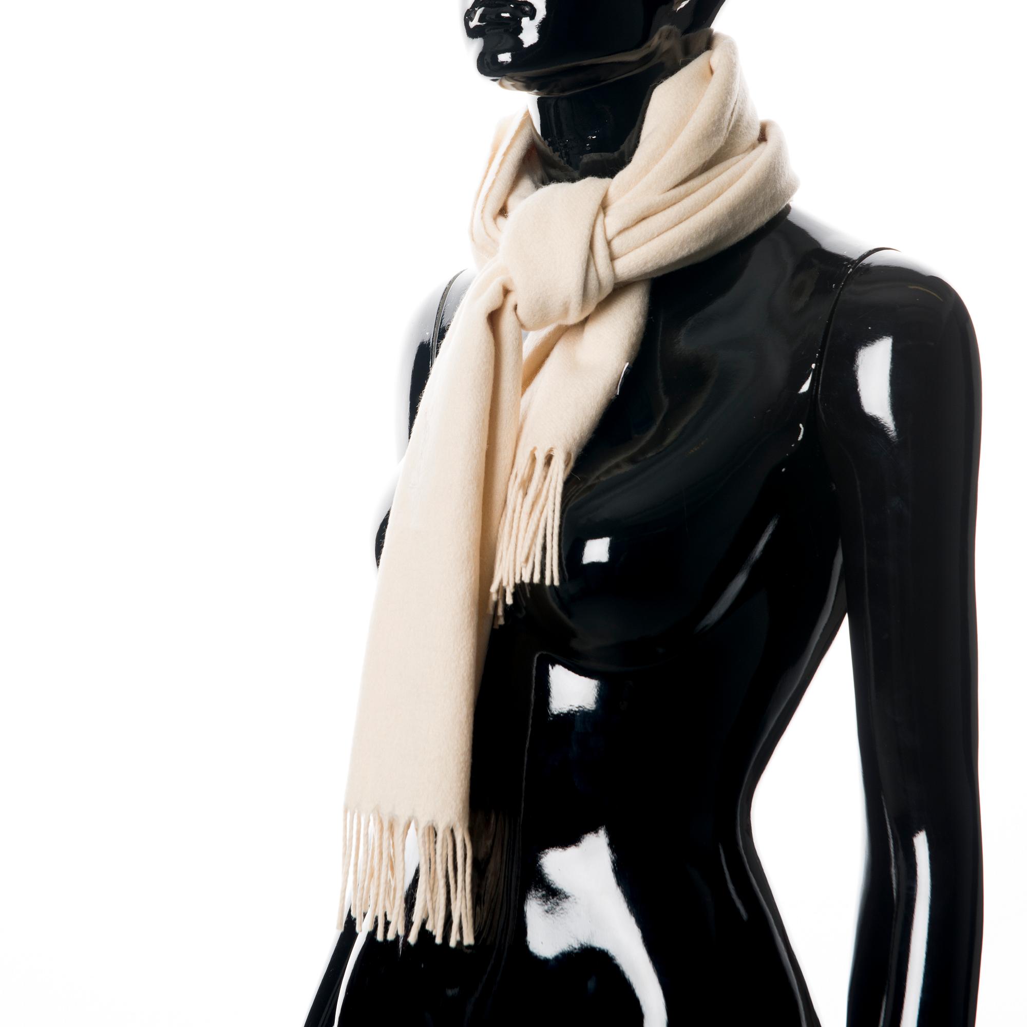 HALSDUK, Yves Saint Laurent.