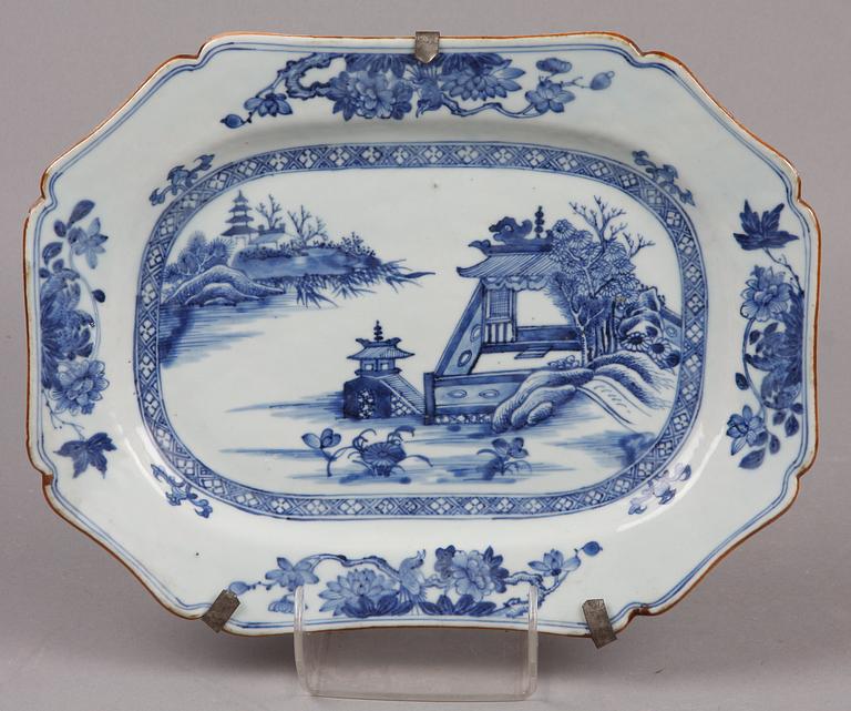 STEKFAT, porslin. Kina, 1700/1800-tal.