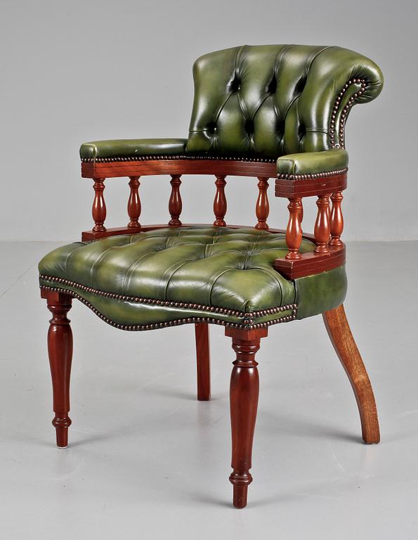 KARMSTOL, engelsk stil, sent 1900-tal.