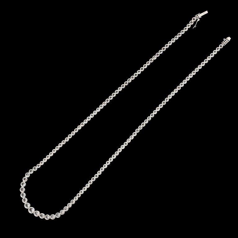 DIAMANTCOLLIER, 18K vitguld, briljantslipade diamanter tot ca 5.00 ct. Vikt ca 20 g.