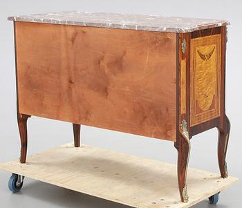 BYRÅ, sk Hauptkopia, gustaviansk stil, omkring 1900-talets mitt.