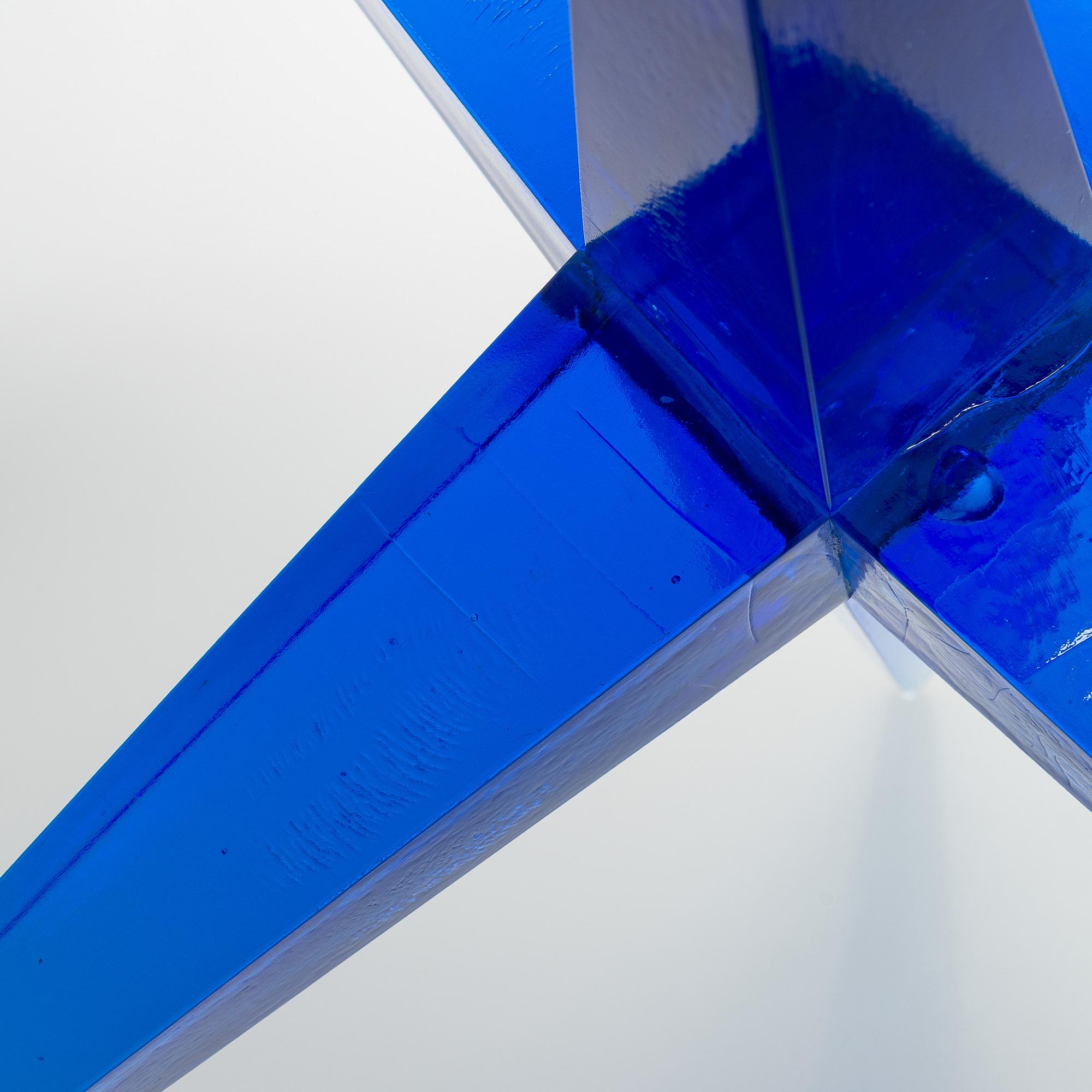 Oiva Toikka, A glass sculpture 'Yö' (Night) Pro Arte, signed O. Toikka Nuutajärvi.