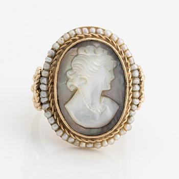 Ring, gold with mother-of-pearl cameo and seed pearls.