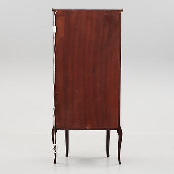 VITRINSKÅP, Louis XVI-stil, 1900-tal.