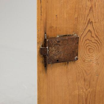 HÖRNSKÅP FÖR VÄGG, allmoge, 1700/1800-tal.