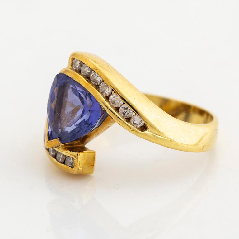 Tanzanite and brilliant cut diamond ring.