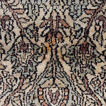 Matta, Kashmir, ca 203 x 150 cm.