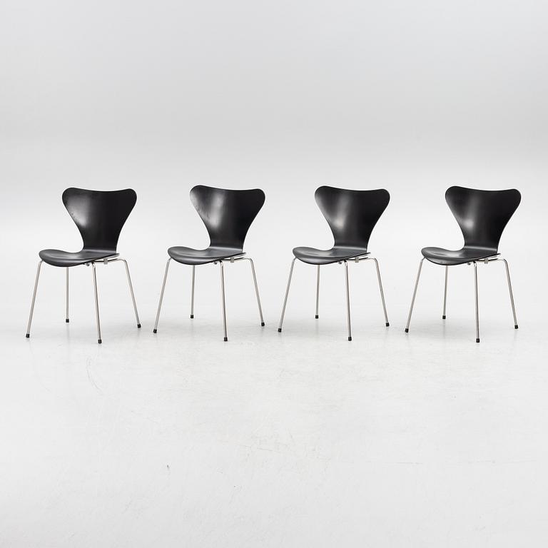 Arne Jacobsen, stolar 4 st. "Sjuan", Fritz Hansen 2008.