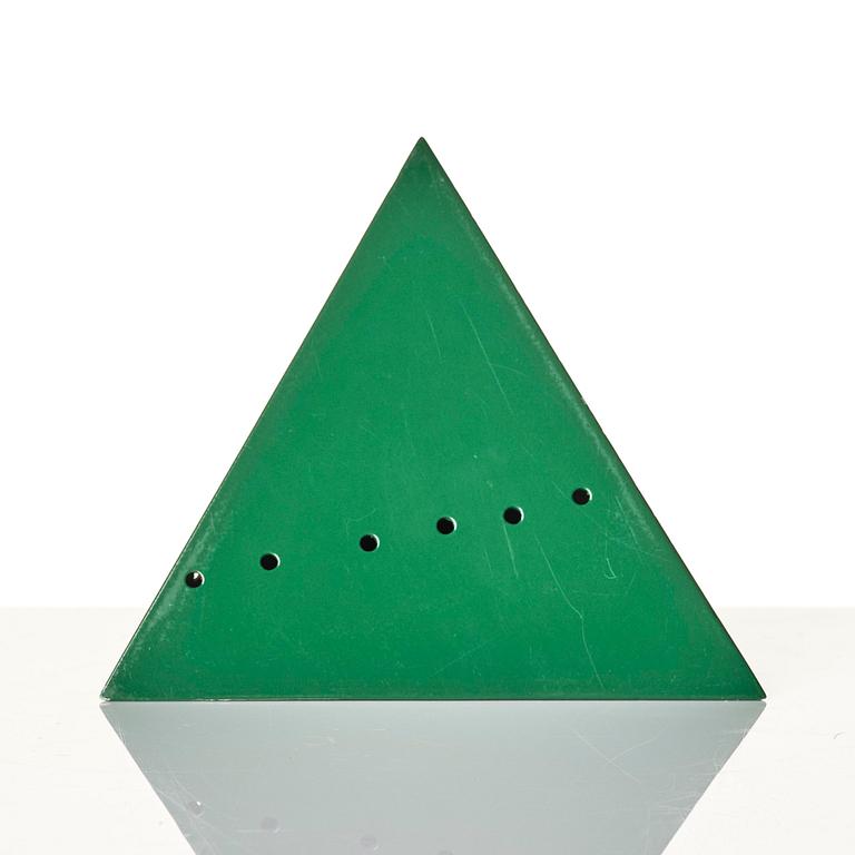 Lucio Fontana, "Piramide".