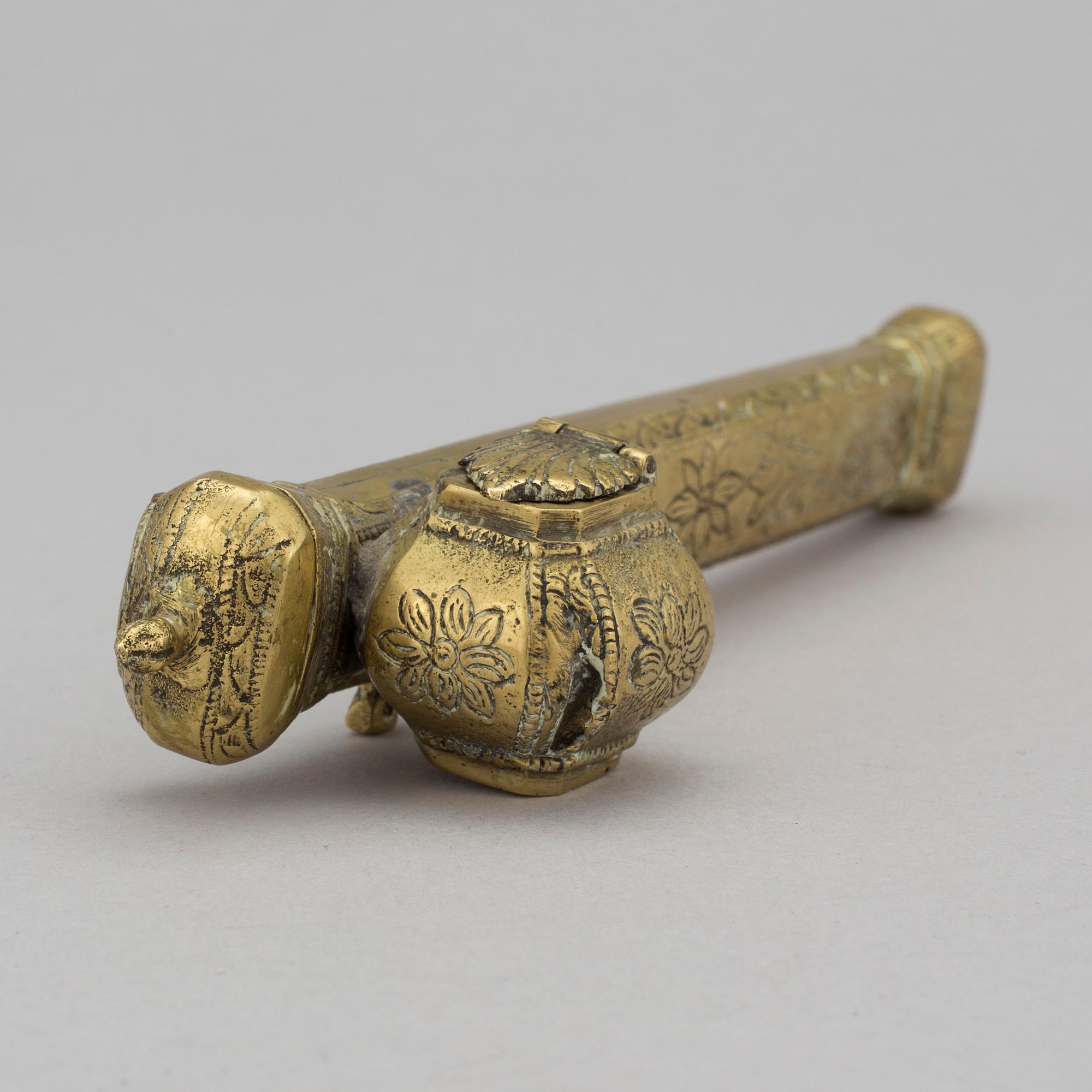 BLÄCK / PENNSTÄLL, mässing, orientalisk, 1800-/1900-tal.