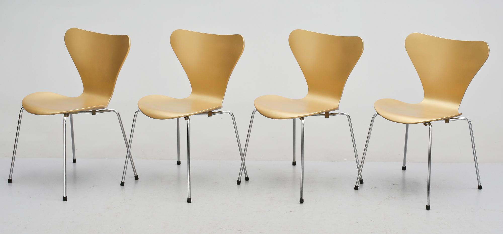 STOLAR, 4 st, "Sjuan", Arne Jacobsen för Fritz Hansen, Danmark. 1970-tal.