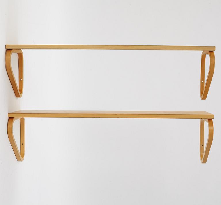 Alvar Aalto, vägghyllor, ett par, modell 112B, Artek, Finland.