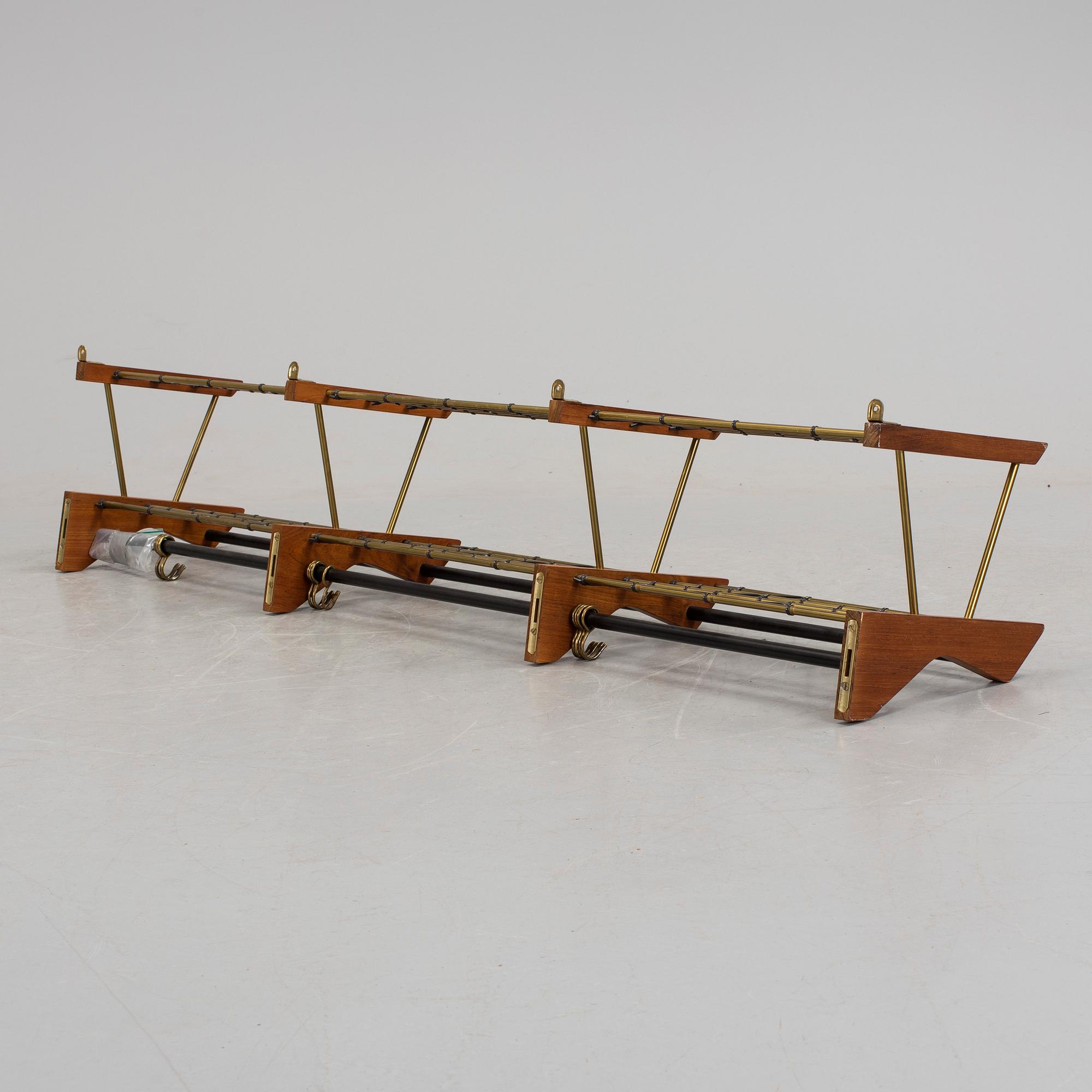 HATTHYLLA, mässing och teak, omkring 1900-talets mitt.