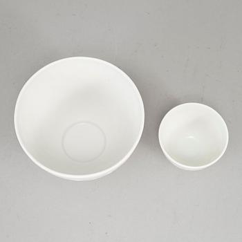 GUNNAR NYLUND, 15 porcelain 'Kronskål' bowls from Rörstrand.