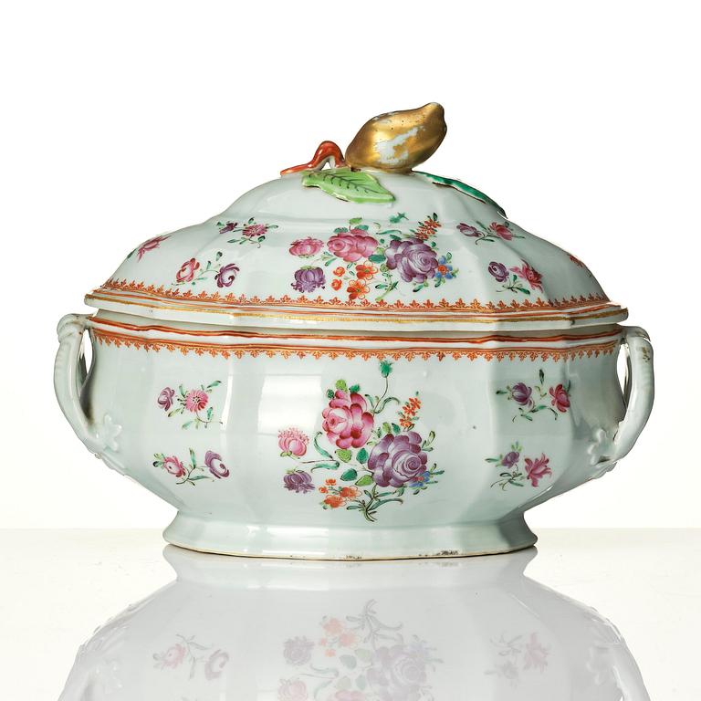 A famille rose tureen with cover and stand, Qing dynasty, Qianlong (1736-95).