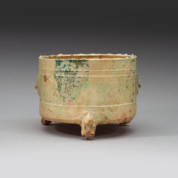 582. RÖKELSEKAR, keramik. Han dynastin, (206 f.Kr. - 220 e.Kr.).