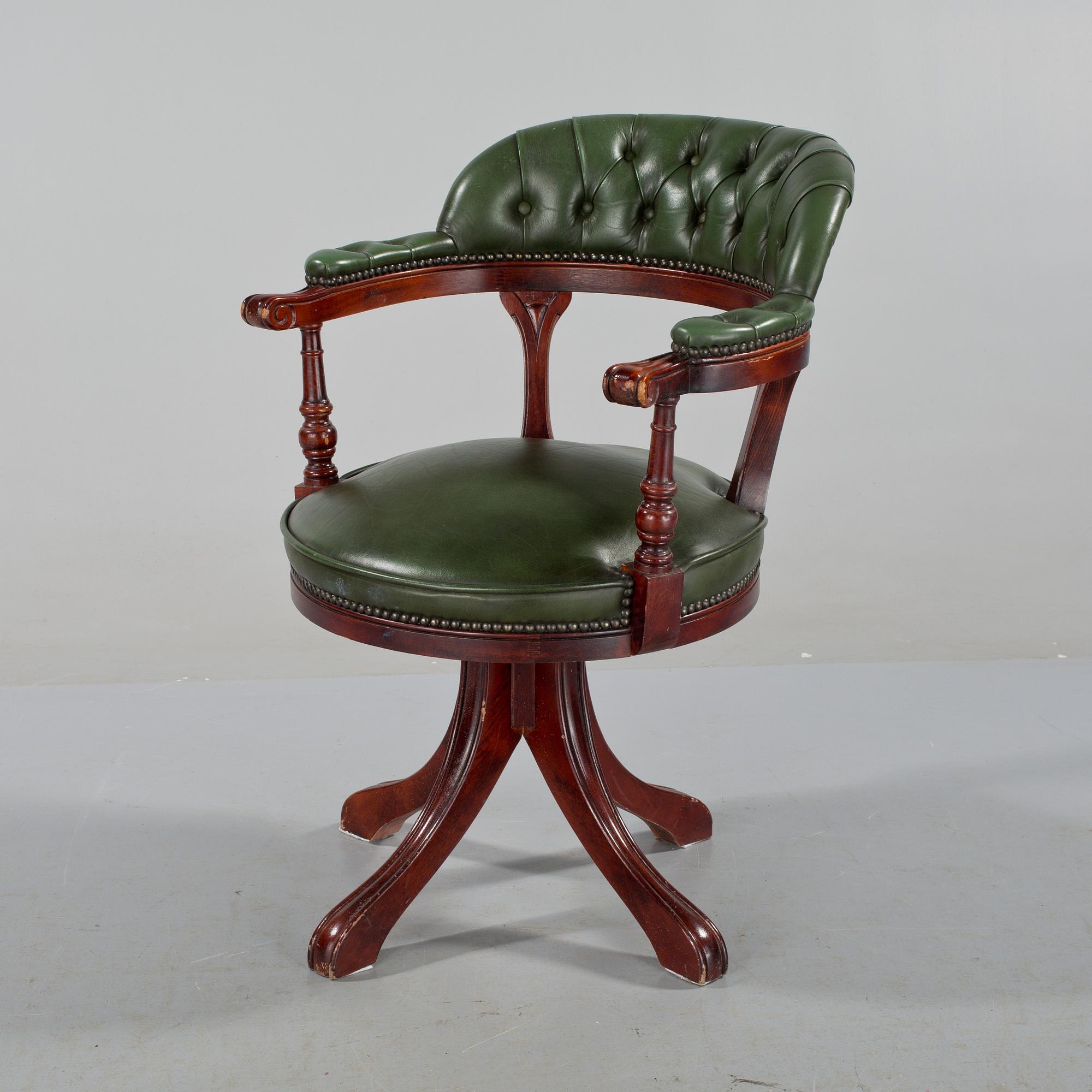 SKRIVBORDSSTOL, engelsk stil, 1900-talets andra hälft.