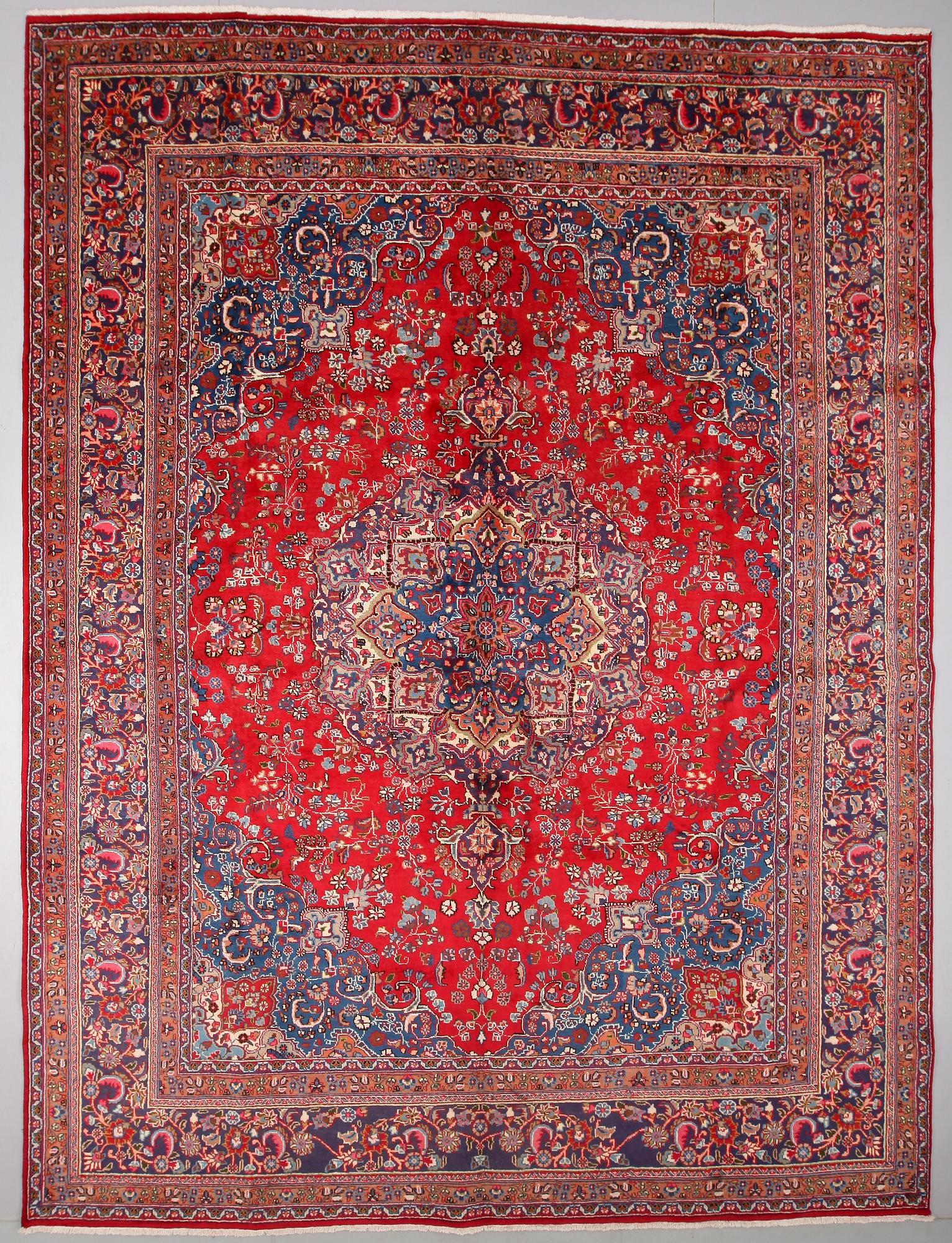 MATTA, Meshed, old, ca 385 x 290 cm.