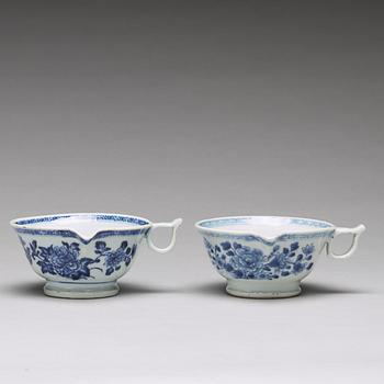 A pair of blue and white sauce boats, Qing dynasty, Qianlong (1736-95).