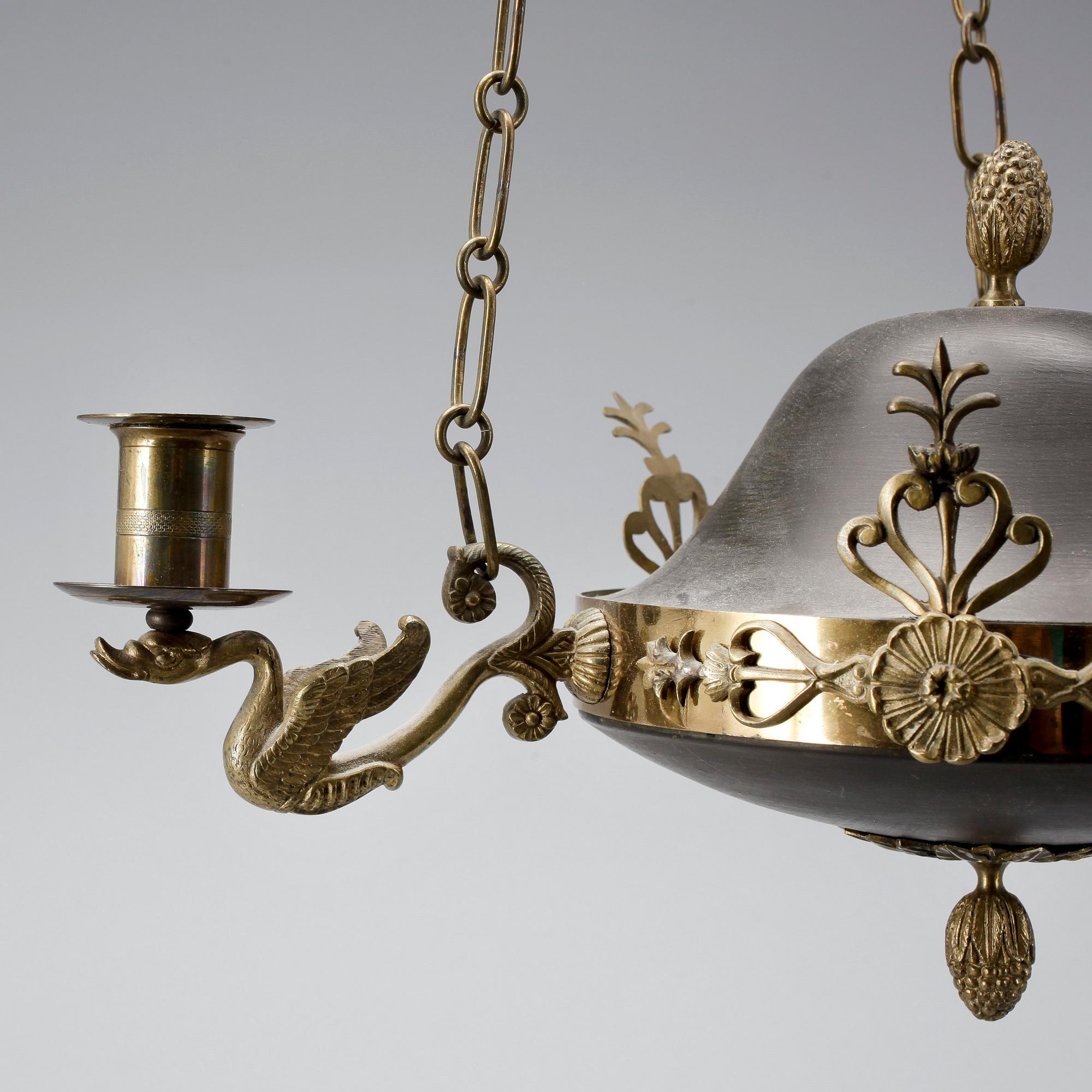 TAKAMPEL, empirestil, 1900-talets början. Höjd ca 60 cm.