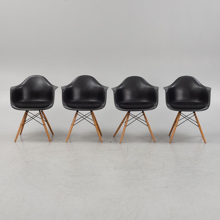 Charles and Ray Eames, stol, "Plastic chair DAW", Vitra.