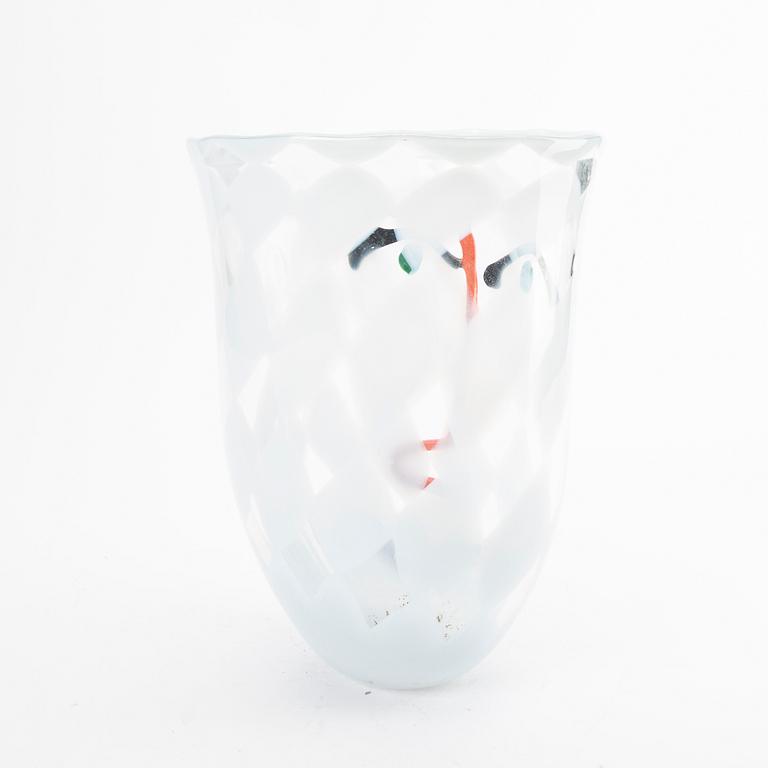 Anne Nilsson, vas Orrefors, signerad numrerad och daterad Gallery 5-40 1990.