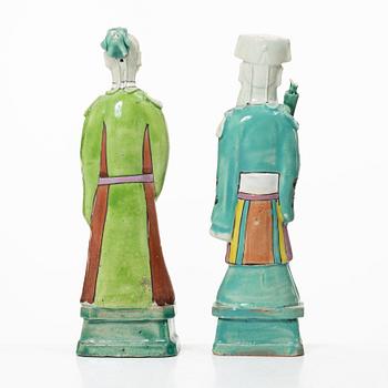 Two famille rose figurines, Qing dynasty, circa 1800.