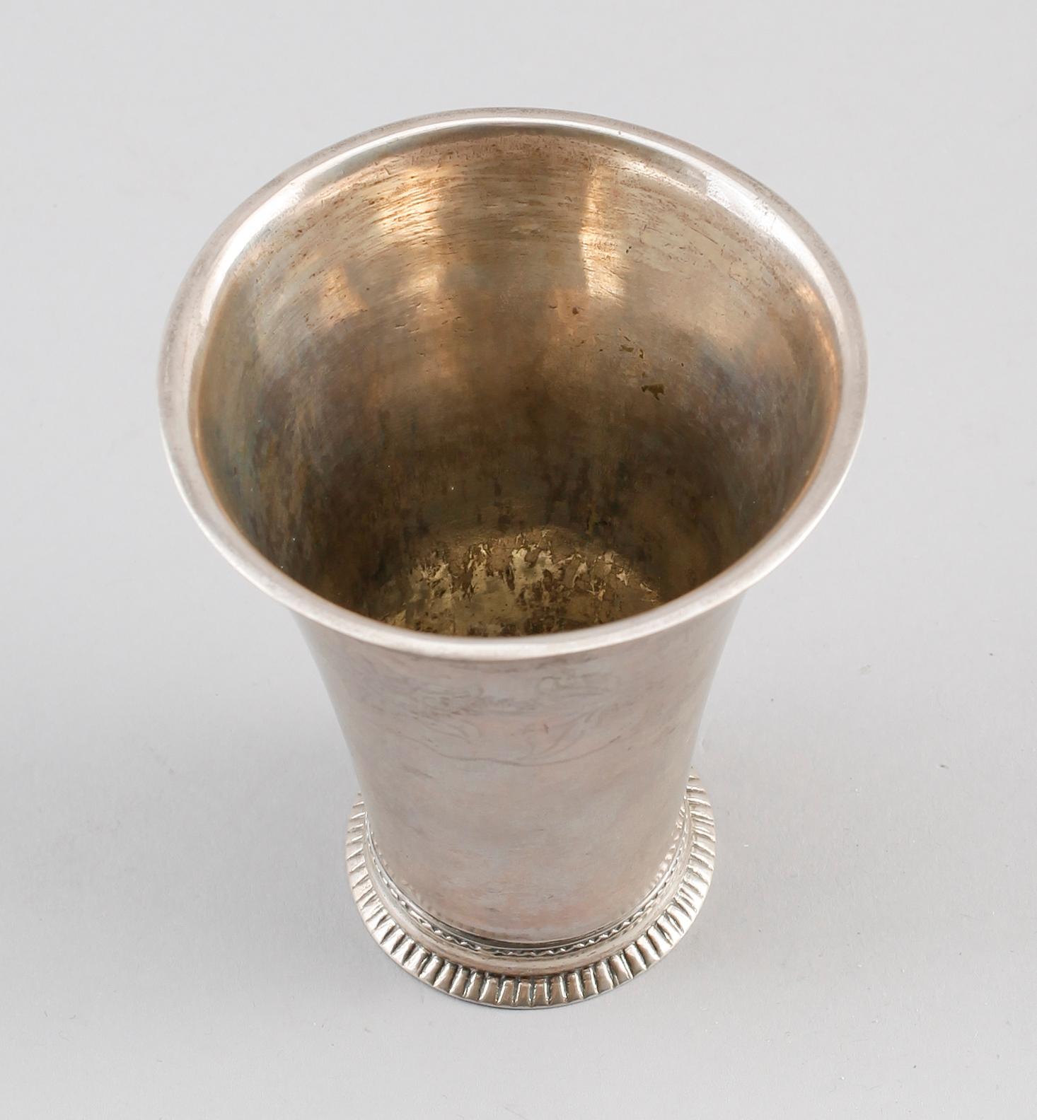 BÄGARE, silver, Nils Orstedt, Norrköping 1757. Vikt ca 54 gram.