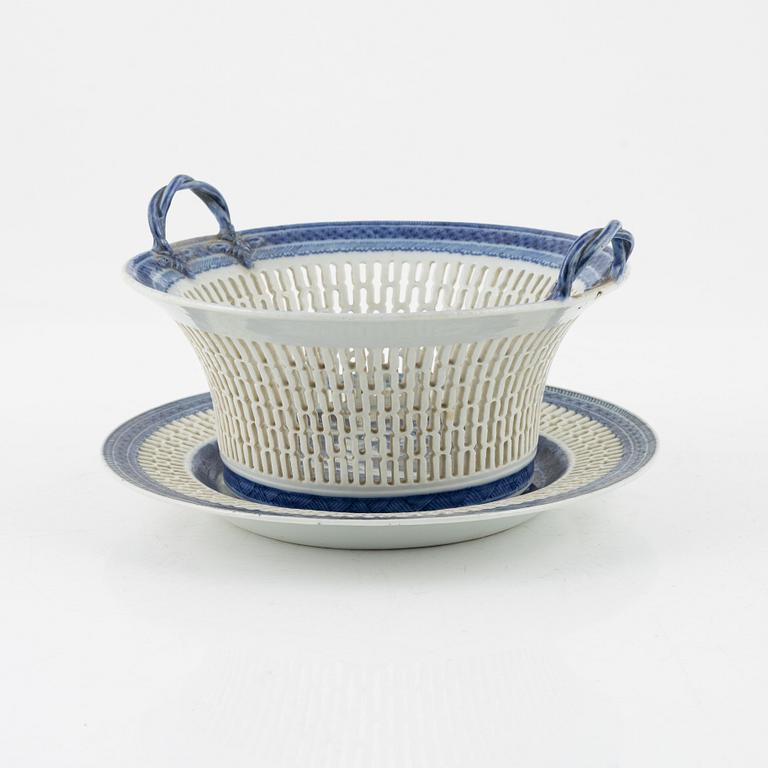 Gallerskål med fat, porslin, Qingdynasti, Kina, omkring 1800.