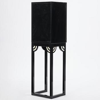 Olle Anderson, kabinettskåp, ”Little Mama”, Horreds Möbelindustri, 1981.