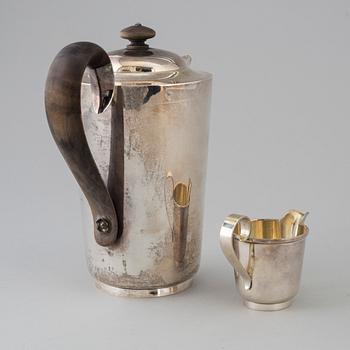 A Bertil Haglund Studio sterling silver coffee pot and creamer, Stockholm 1948.