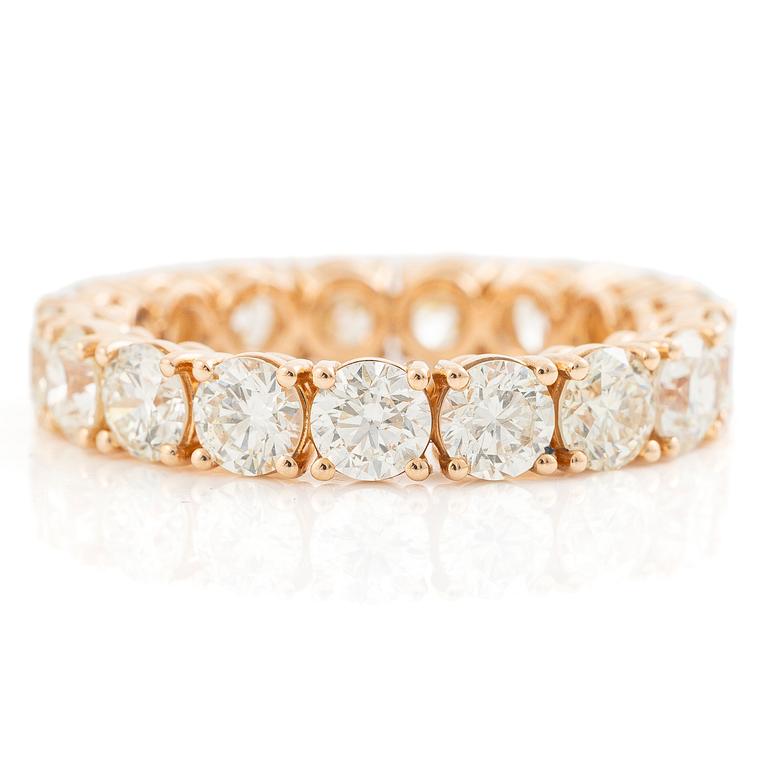 Full eternity ring in 18K rose gold set with brilliant-cut diamonds.