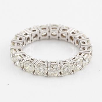 Ring helallians, 18K vitguld med briljantslipade diamanter.