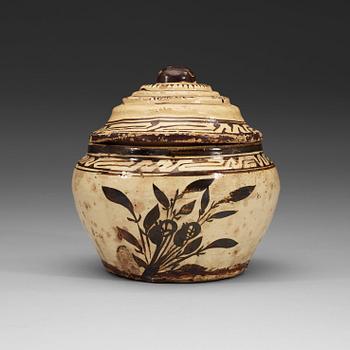256. A Cizhou ware pot with cover, presumably Yuan dynasty (1260-1370).