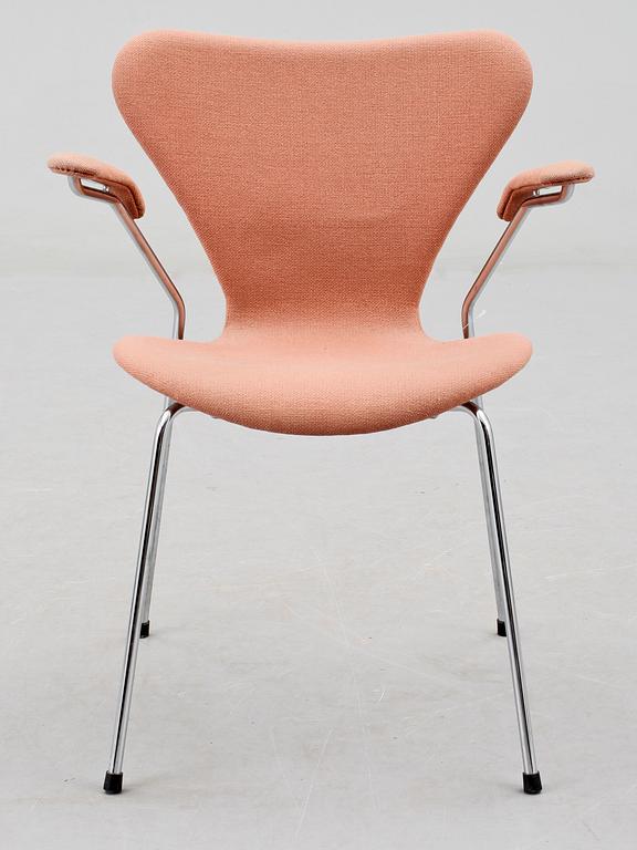 KARMSTOL, "Sjuan", Arne Jacobsen för Fritz Hansen, 1992.