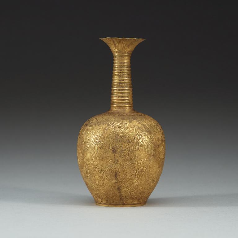 A gold vase, Qing dynasty, 17th/18th Century.