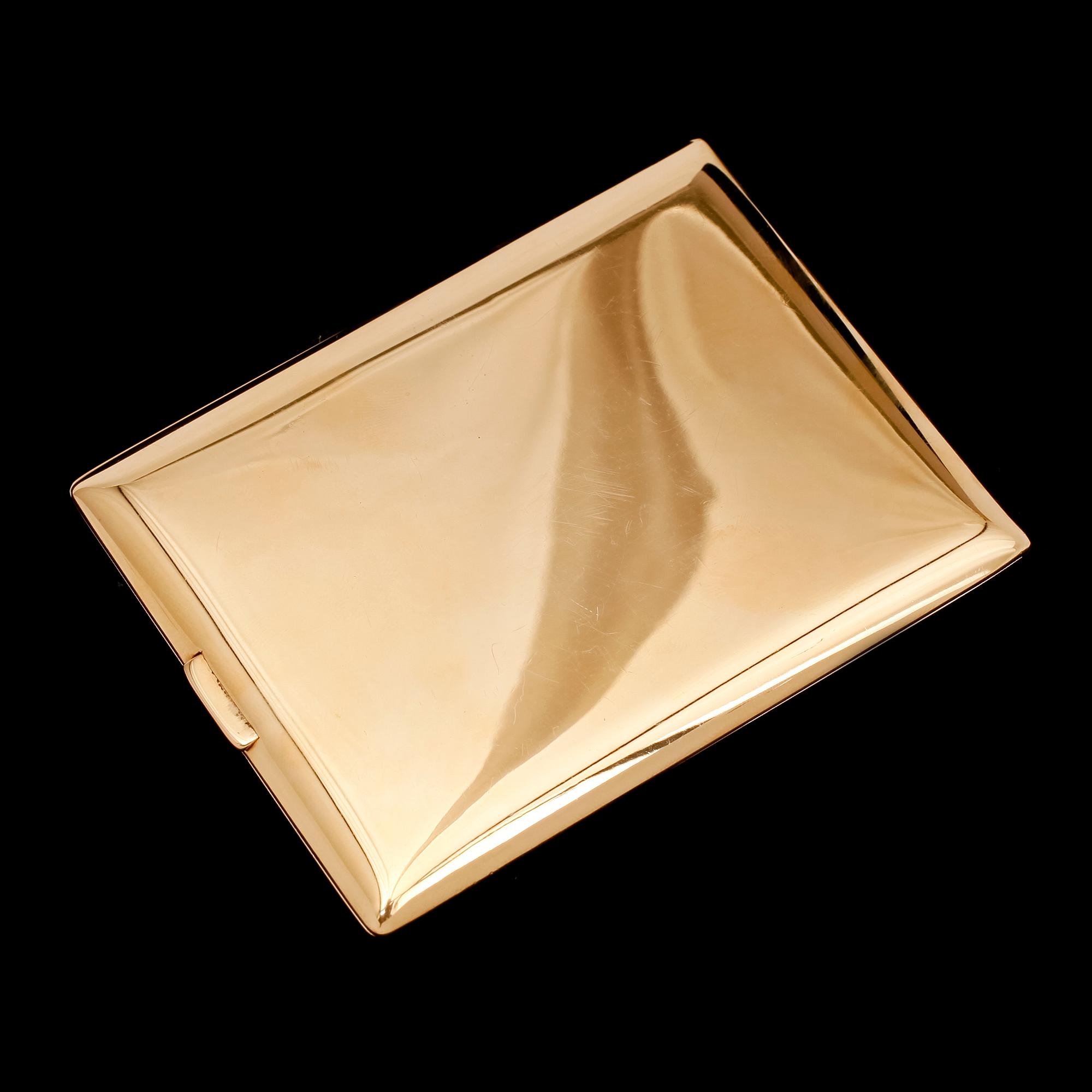 CIGARETTETUI, 18 k, CG Hallberg, Stockholm 1940. Vikt ca 133 g.
