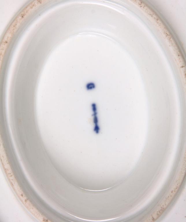 SÅSSKÅL, porslin, rokokostil, Berlin, omkring 1900.