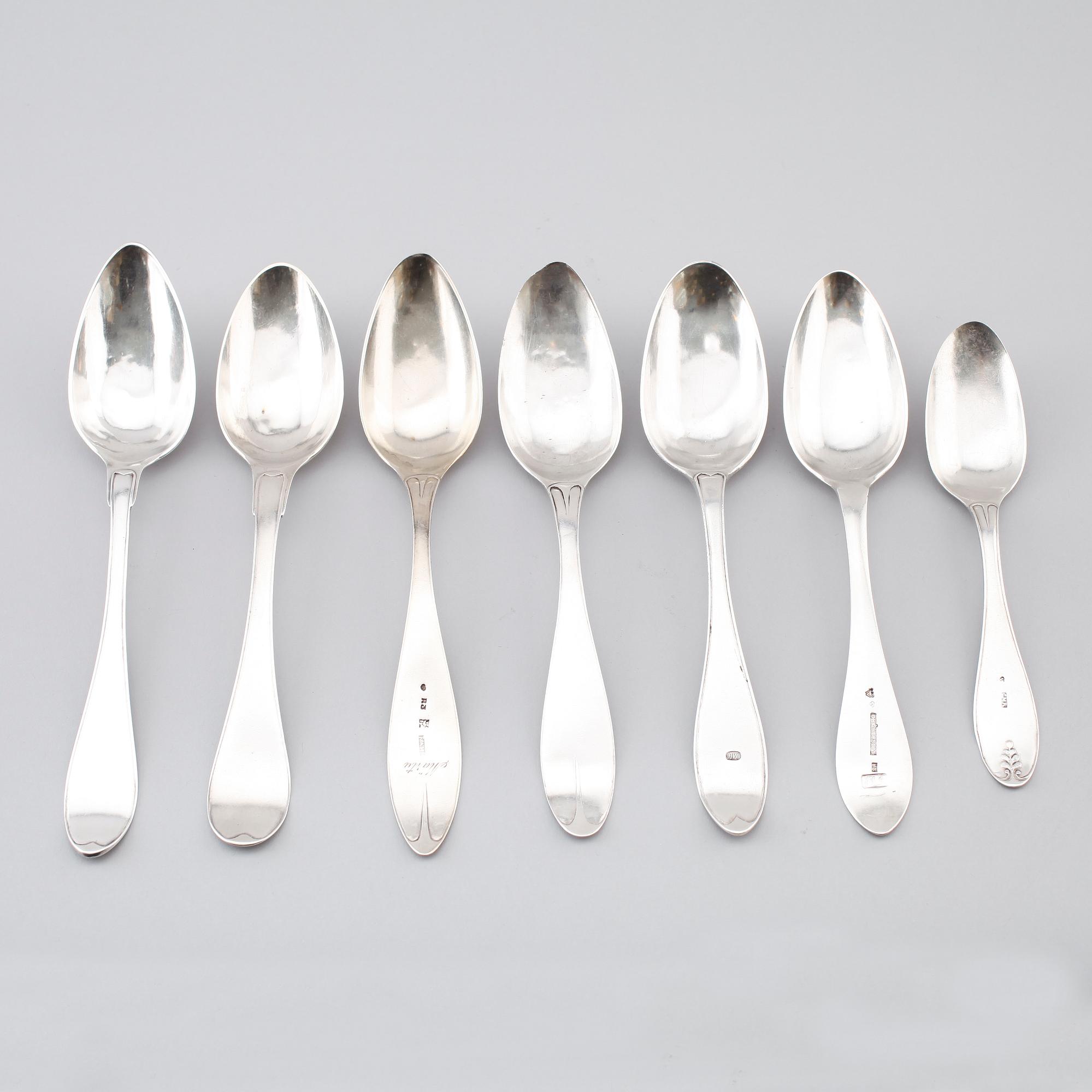 SKEDAR, 7 st, silver, svenska stämplar, 1800-talets första hälft. Vikt ca 378 g.