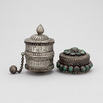 A Tibetan prayer roll and a box with cover, early 20th Century.