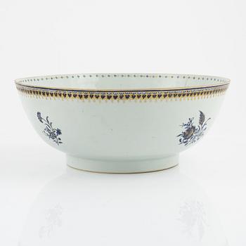 A punch bowl and plate, porcelain, China, Qing Dynasty, Qianlong (1736-95).