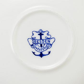 A set of 33 porcelain pieces of dinner service "Dresden". Stig Lindberg, Gustavsberg.