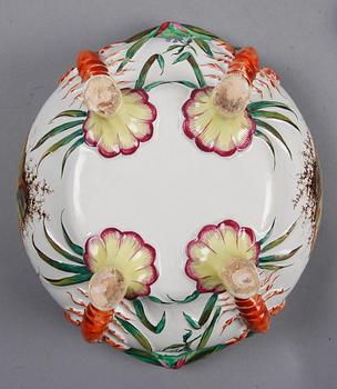 TERRIN, fajans, rokokostil. Troligen Frankrike, 1800-tal.