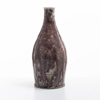 Aune Siimes, Vase, porcelain, Arabia, Finland 1940s.