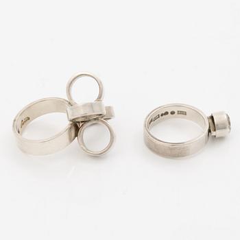 Cecilia Johansson, ringar, 2 st, samt ett par örhängen, silver och förgyllt silver.