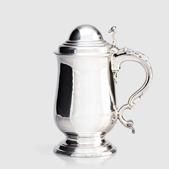 Dryckeskanna, silver, London 1775, möjligen av William Bennet.