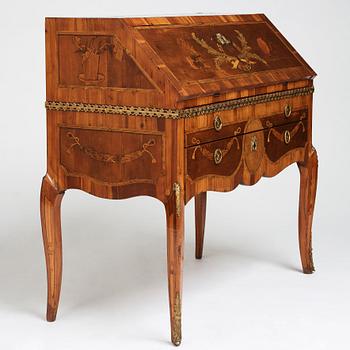 Sekretär, tillskriven Jöns Efverberg (mästare i Stockholm 1768-1777), Gustaviansk.